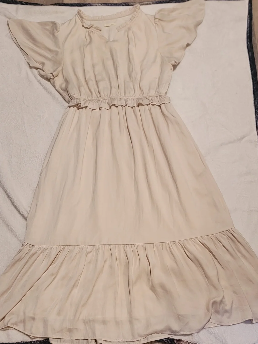 Tea n Rose Creamy, Silky Light Maxi Dress with Flowy Sleeves- Boho Chic, Country - Picture 10 of 16